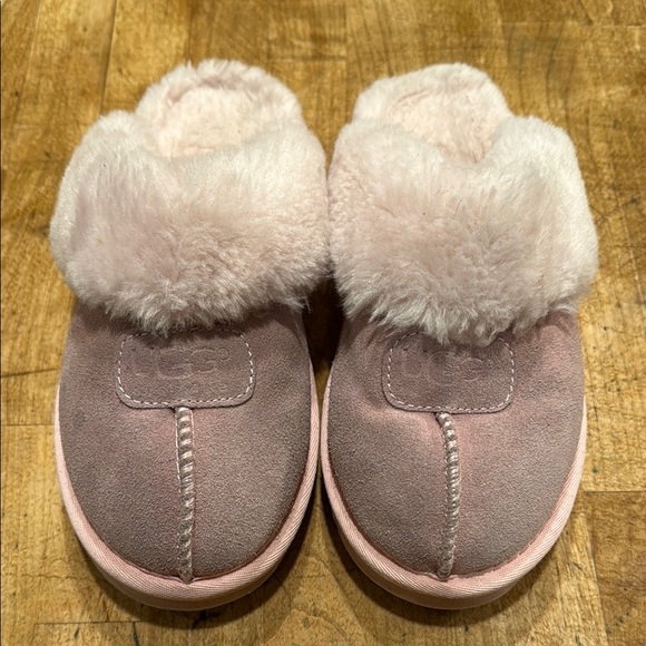UGG Pink Plush Slippers for Cozy Comfort - Picture 1 of 5